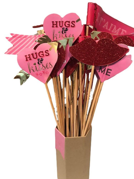 Meri Meri Hearts and Arrows Large Table Paper Flags Decoration